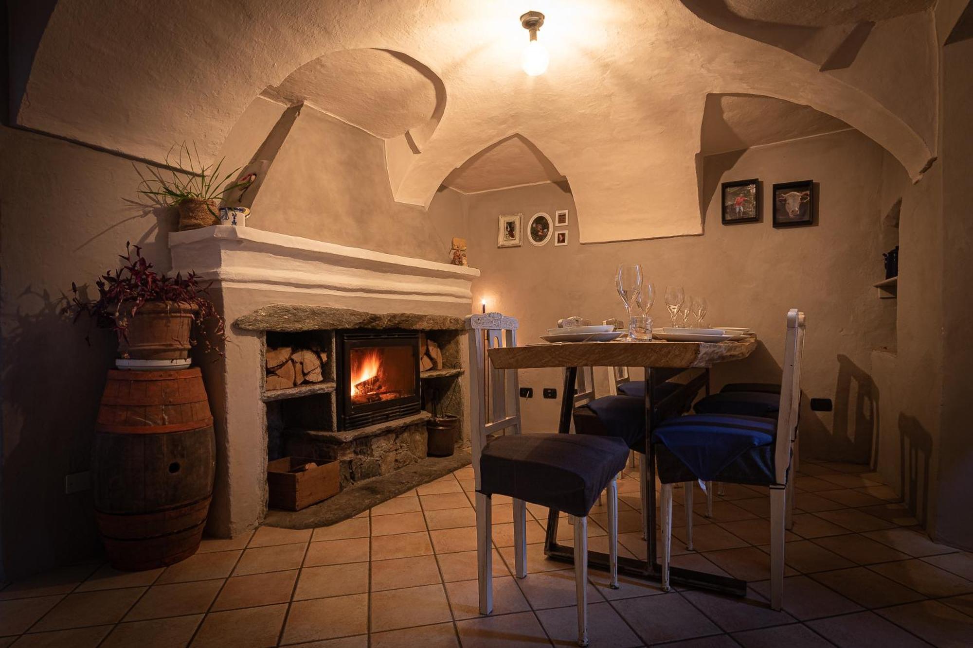 Relais Del Brigante Bed & Breakfast Settimo Vittone Exterior foto