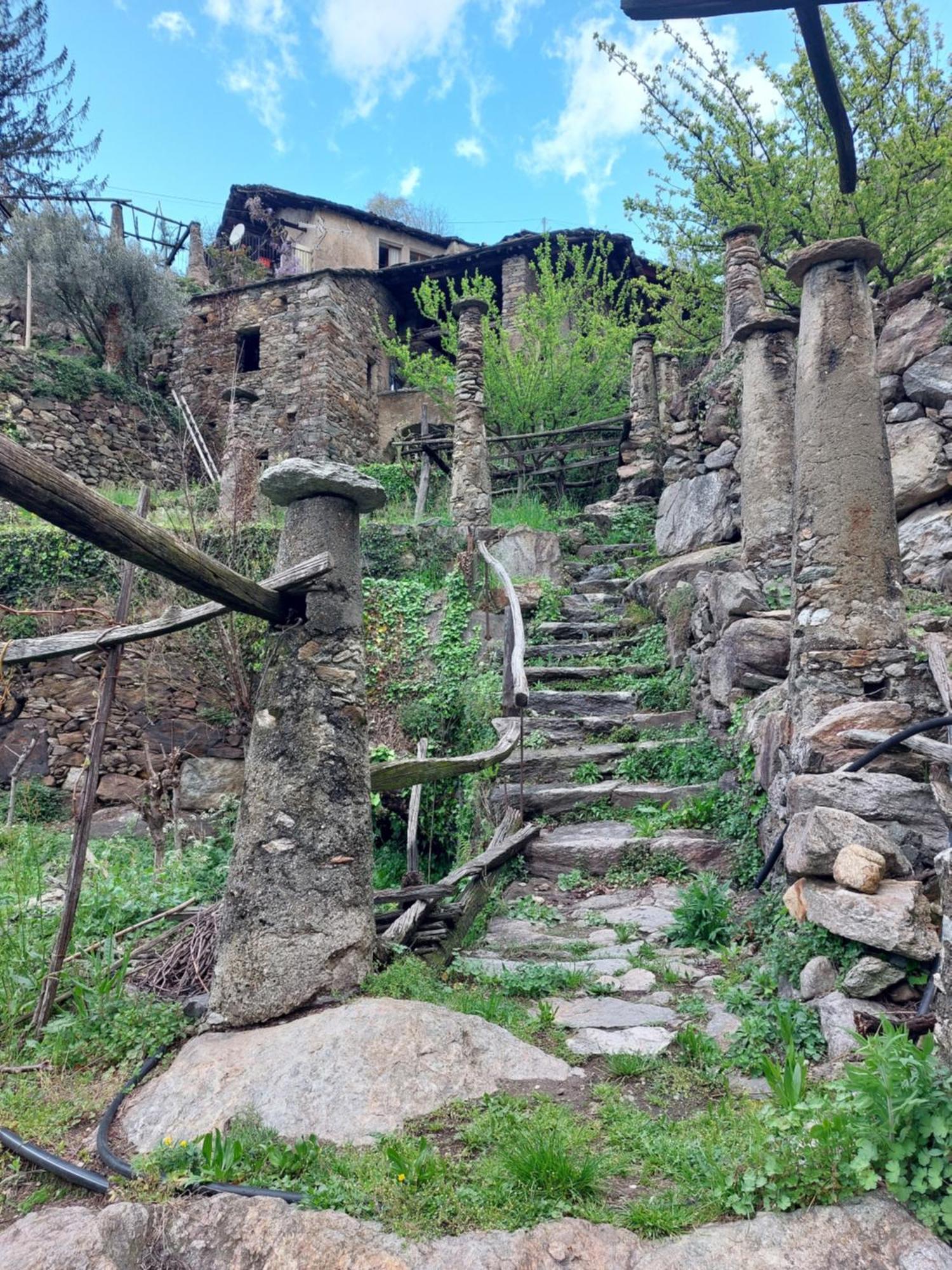 Relais Del Brigante Bed & Breakfast Settimo Vittone Exterior foto